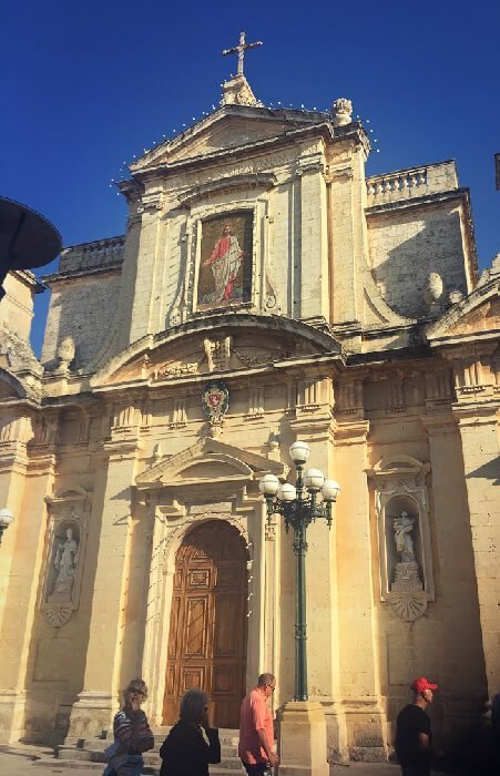 La imponente iglesia colegial de San Pablo en Rabat.