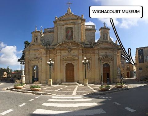 El museo Wignacourt situado en relación con la iglesia colegial de San Pablo.